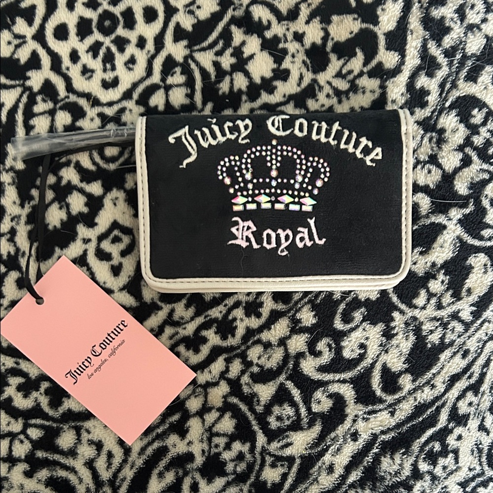 Juicy Couture Black and White Key Holder with Crown Design